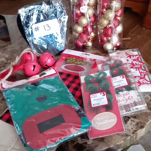 ☃️Christmas Bundles ( Price is for 1 Bundle) Lot#3 - Picture 3 of 8
